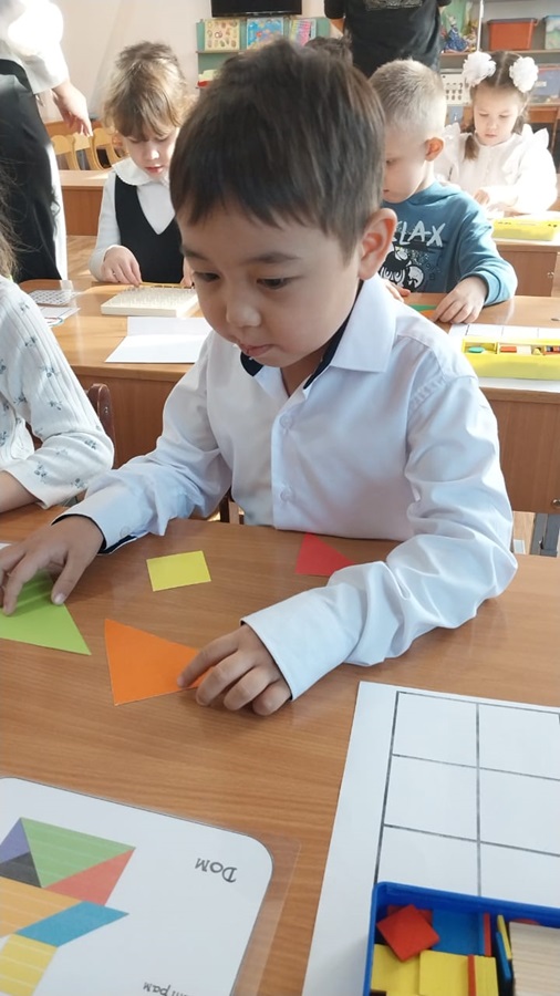 ОД в предшкольной группе "Болашақ", тема: "В поисках сокровищ"