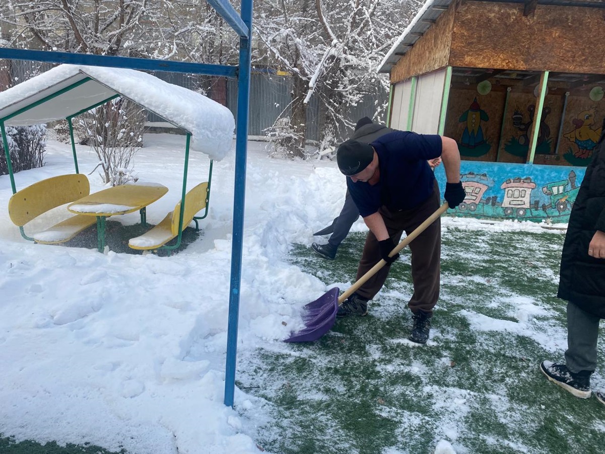 Помощь в уборке снега